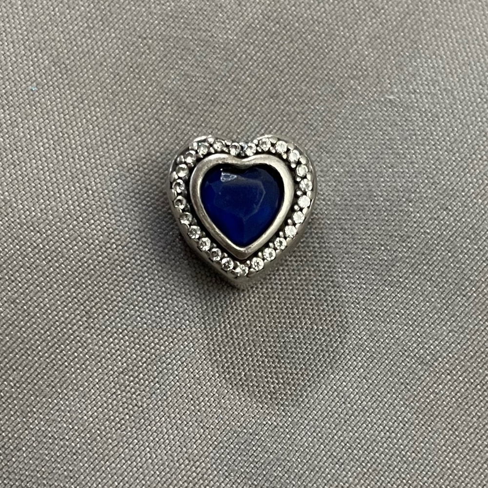 Pandora Sparkling Love Charm